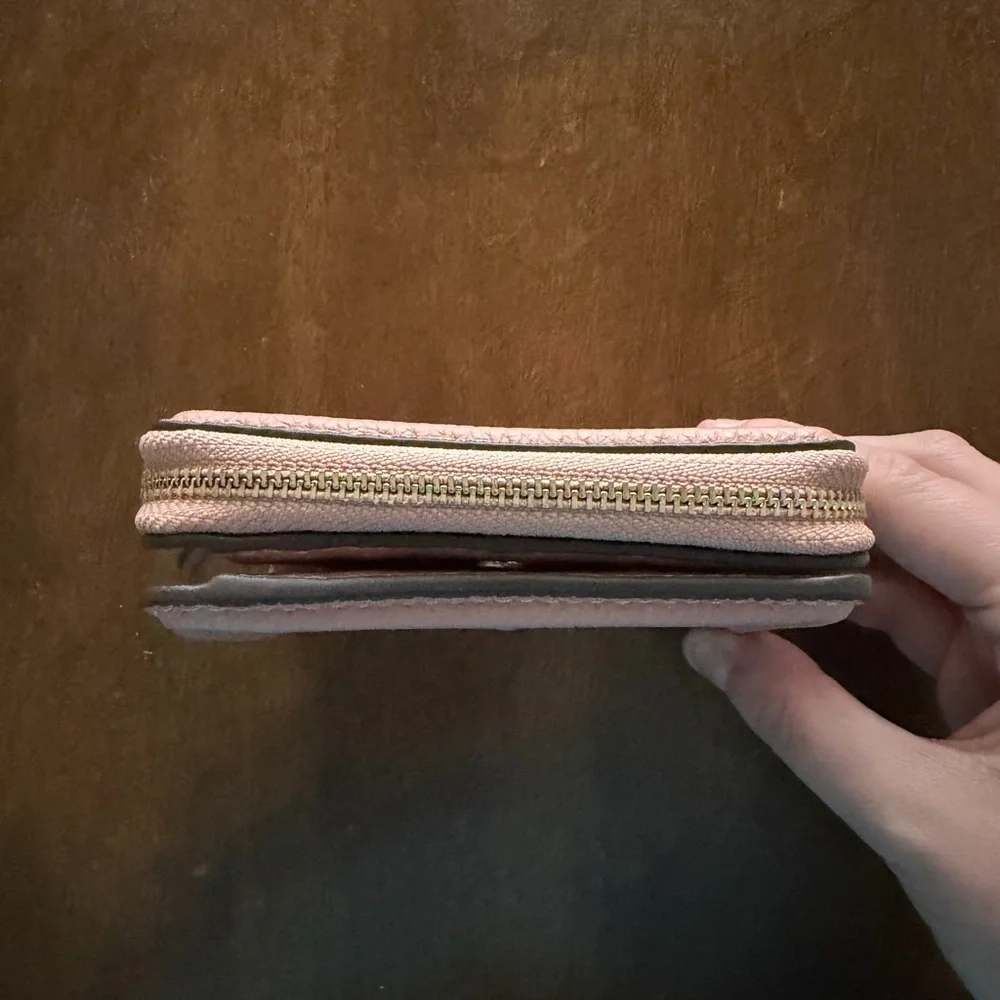 Tory Burch Thea Light Pink Pebbled Leather Bi-Fold Wallet - Picture 14 of 16